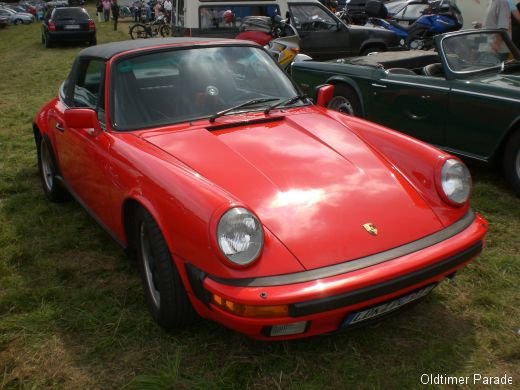 Porsche911 Targa rot According to my observations are the drivers or