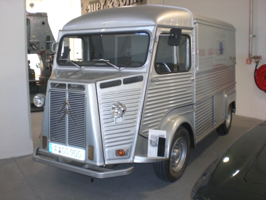 Citro n Type H as a van for advertising