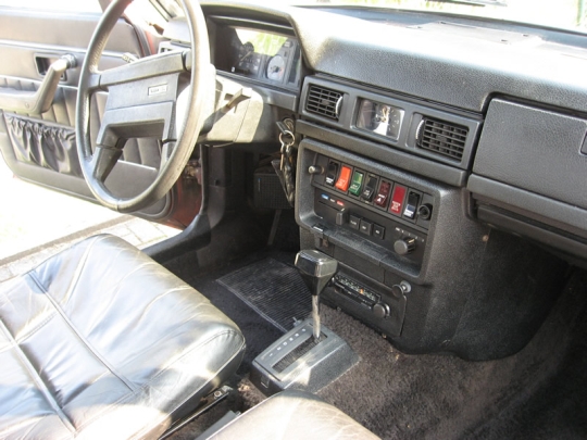 Volvo 244GL with contemporary radio Compared with the alternative with