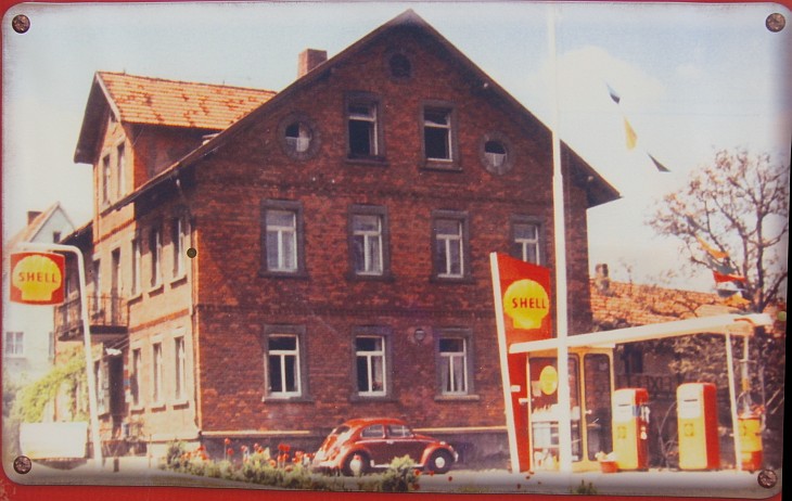 Historische Shell Tankstelle in Fladungen (Rhön) in der Bahnhofstraße