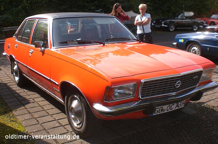 Opel Rekord D mit Vinyldach