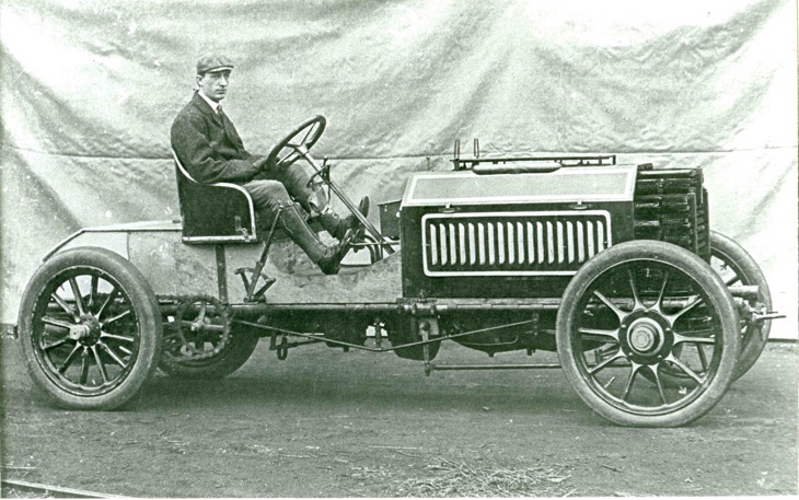 Type 5 mit Ettore Bugatti im Jahr 1903