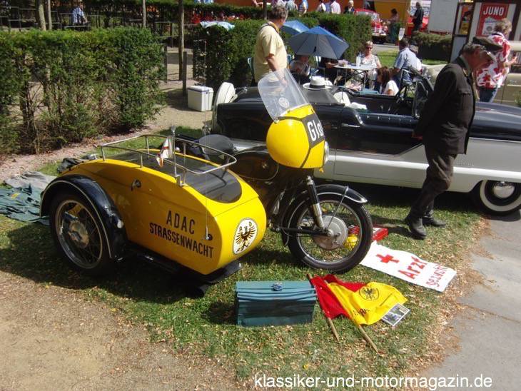 ADAC Motorrad mit Beiwagen