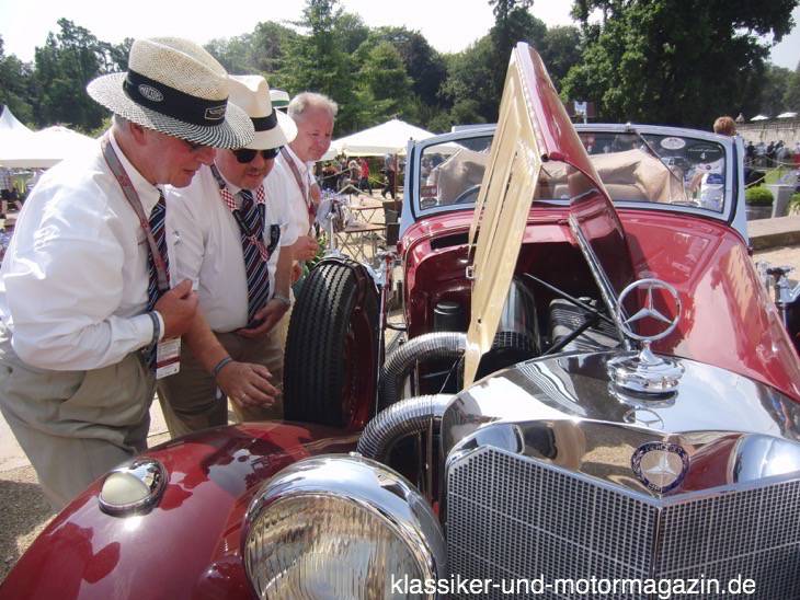 FIVA-Jury bei Begutachtung