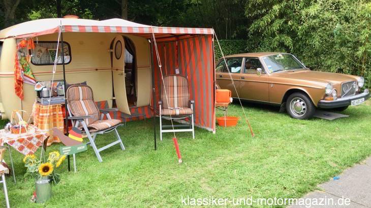 Volvo 164 , Wohnanhänger mit Vorzelt