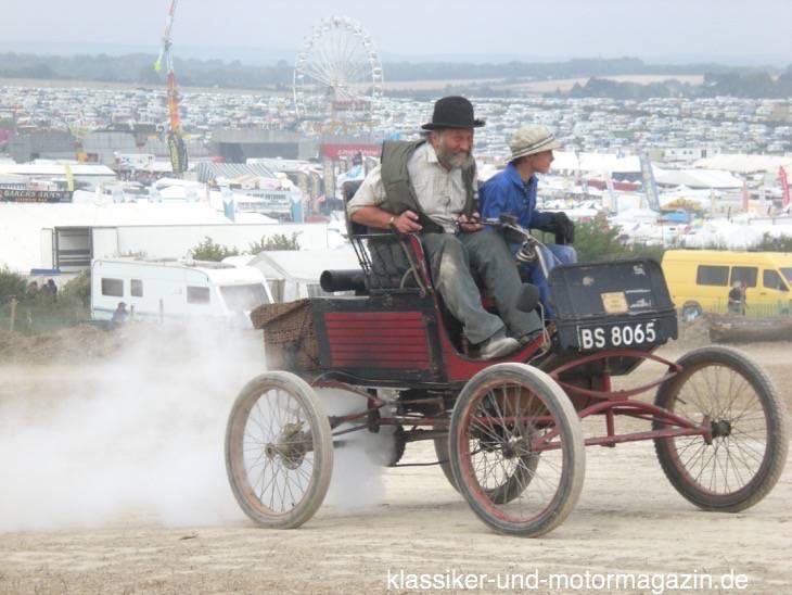 Früher Wagen mit Dampfantrieb