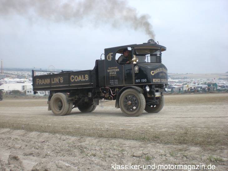 Lastwagen mit Dampfantrieb