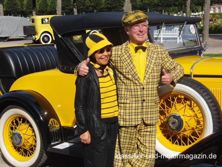 Team passend zum farbigen Roadster