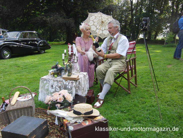 Picknick im Grünen mit Sekt