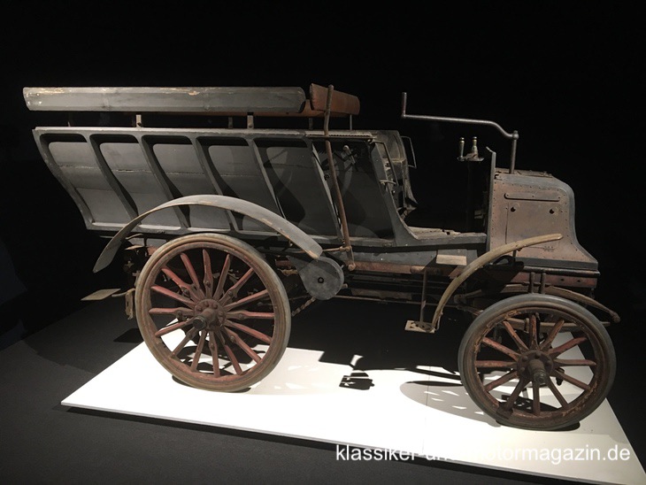 Daimler 6HP Twin-Cylinder 1897