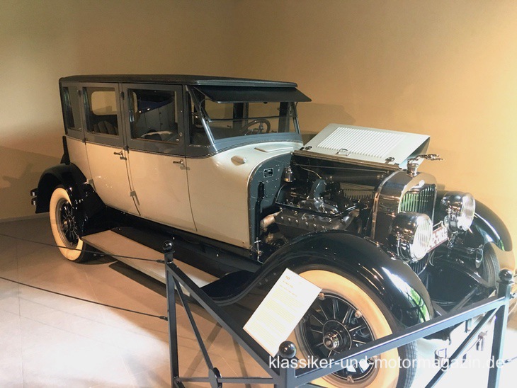 Lincoln Model L Sedan