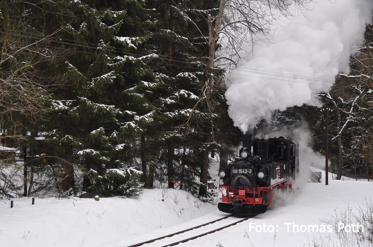 Mit-dem-Dampfzug-durch-die-Winterlandschaft-FotoThomasPoth