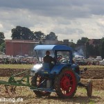 Historische Landmaschine Traktor Pflug