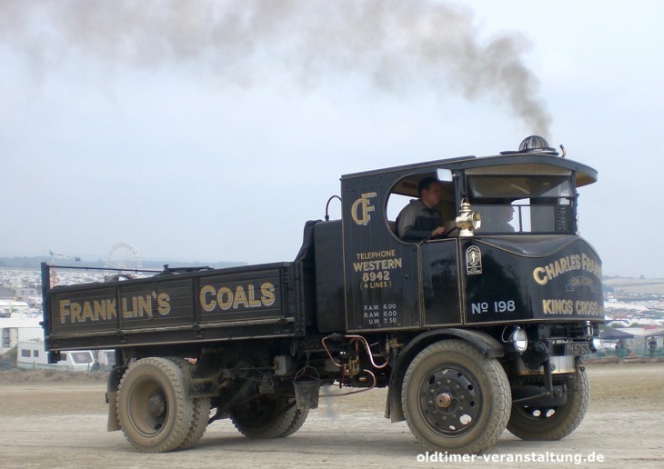 Lastwagen mit Dampfantrieb
