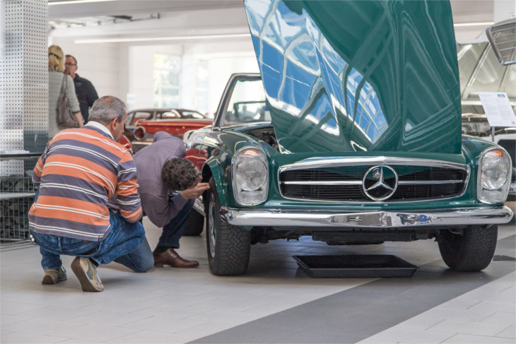 Mercedes 280SL Inspektion vor Auktion