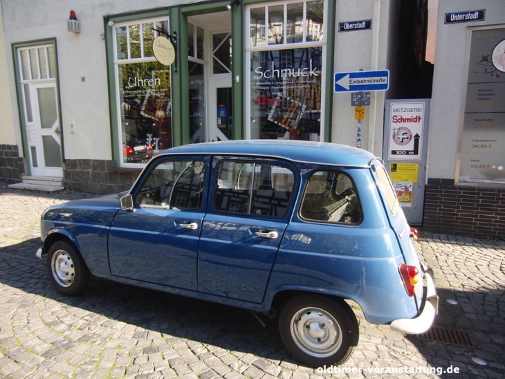 Renault R4 in der Altstadt Lich