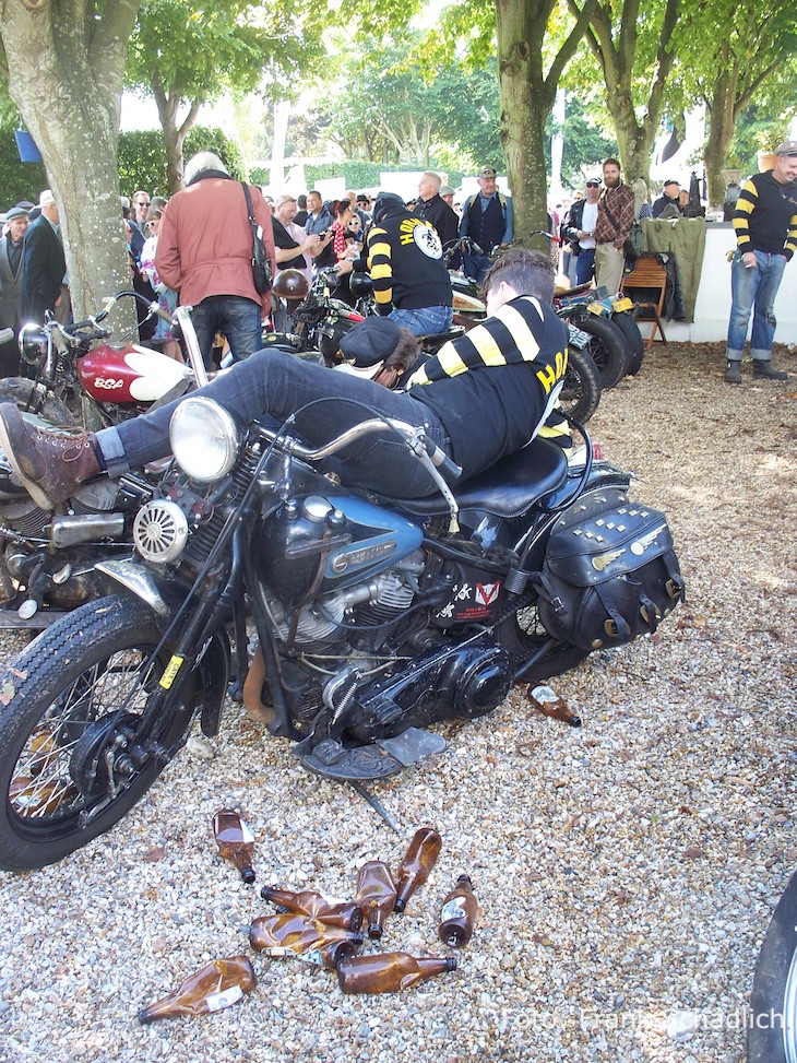 ... beachtenswert die Flaschen