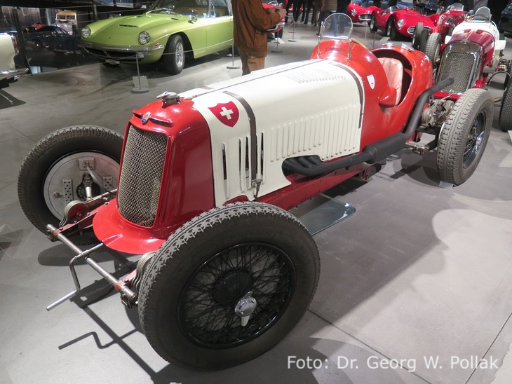 1933Motor: 8-Zylinder in ReiheChassis: 3008Hubraum: 2991 ccmLeistung: 240 PSGeschwindigkeit: 250 km/h19 Exemplare gebaut