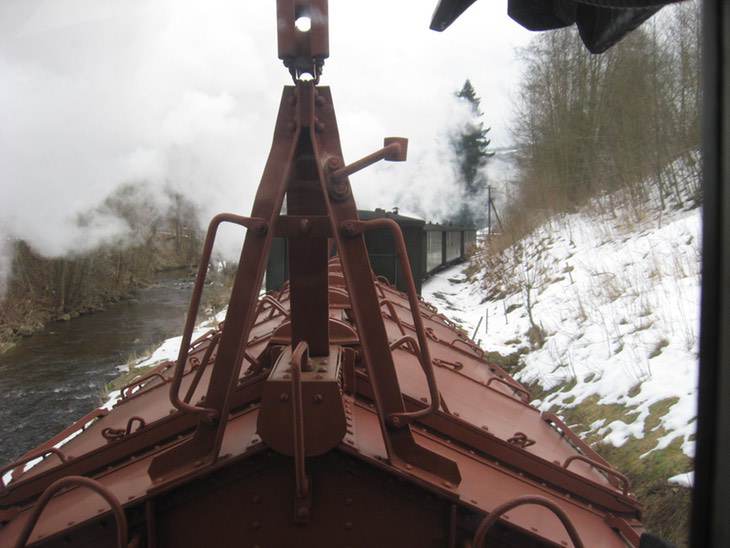 Blick auf Zug während der Fahrt