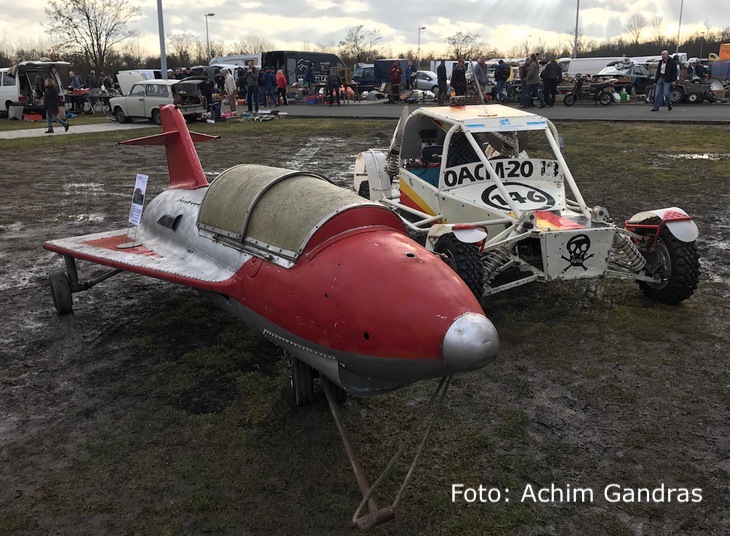 rechts: Autocross Trabant