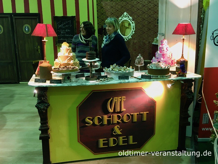 Cafe Schrott & Edel Clubstand