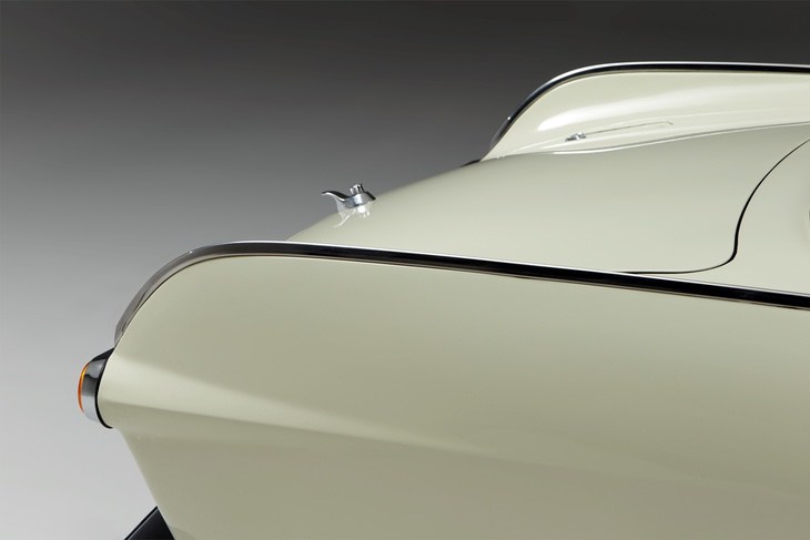 Volvo P1800S ex Roger Moore