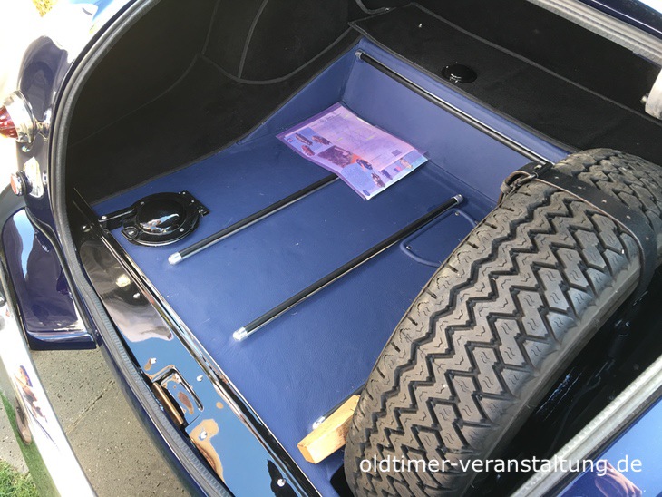 Ford France Comete - Gepäckraum