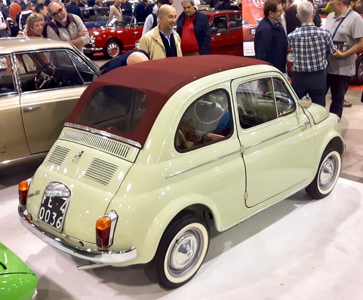 FIAT 500 mit Faltdach verkauft