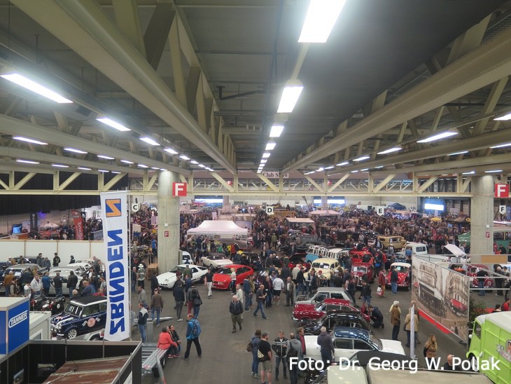 44. Oldtimer- und Teilemarkt in Fribourg, Schweiz