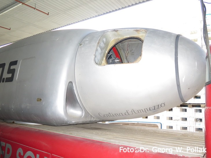 Projektor auf einem Oldtimer LKW