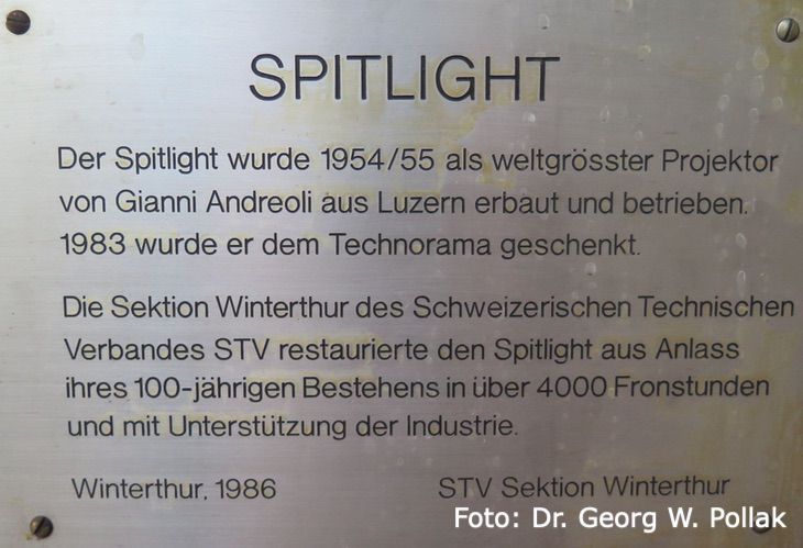 Projektor auf einem Oldtimer LKW