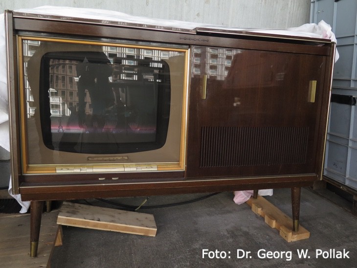 Projektor auf einem Oldtimer LKW