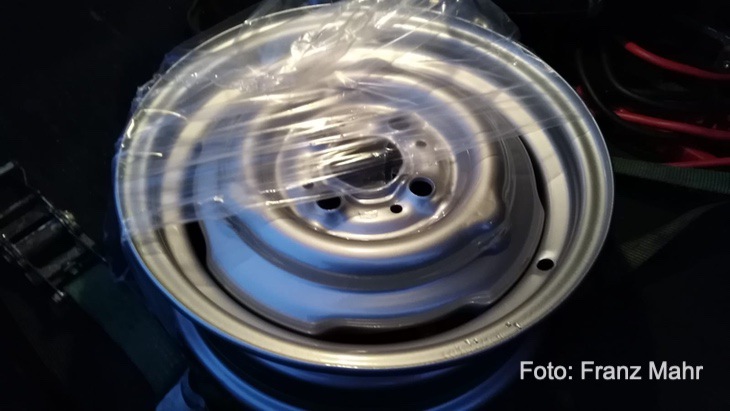 BMW-1600-2-Felge-ueberarbeitet