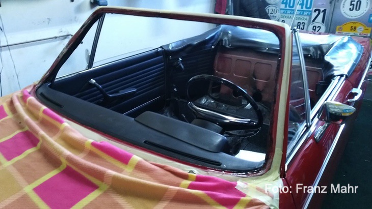 BMW-1600-2-Frontscheibenrahmen