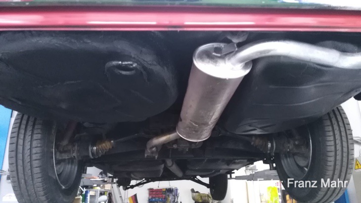 BMW-1600-2-Unterboden_1a