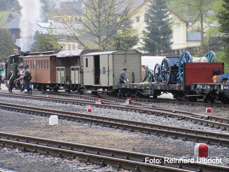 Dampflokqualm und Pulverdampf