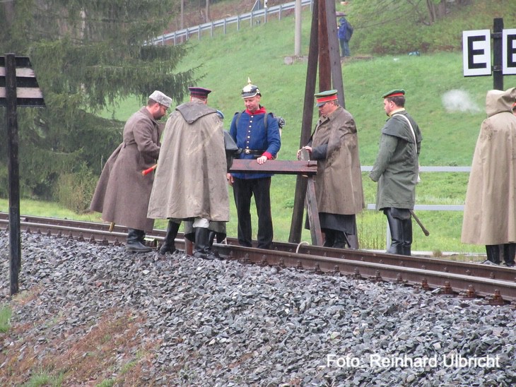 Dampflokqualm und Pulverdampf