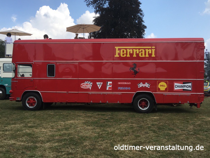 Ferrari-Renntransporter