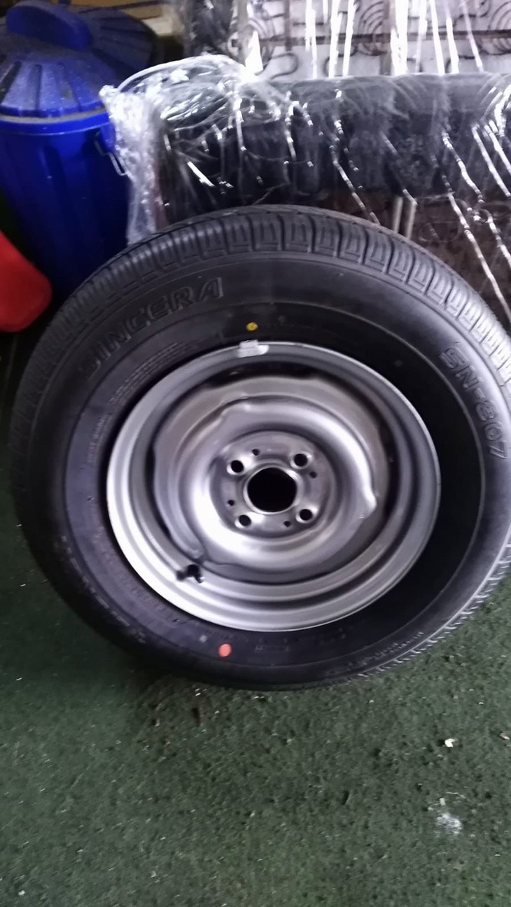 BMW-2002-Ersatzrad_2