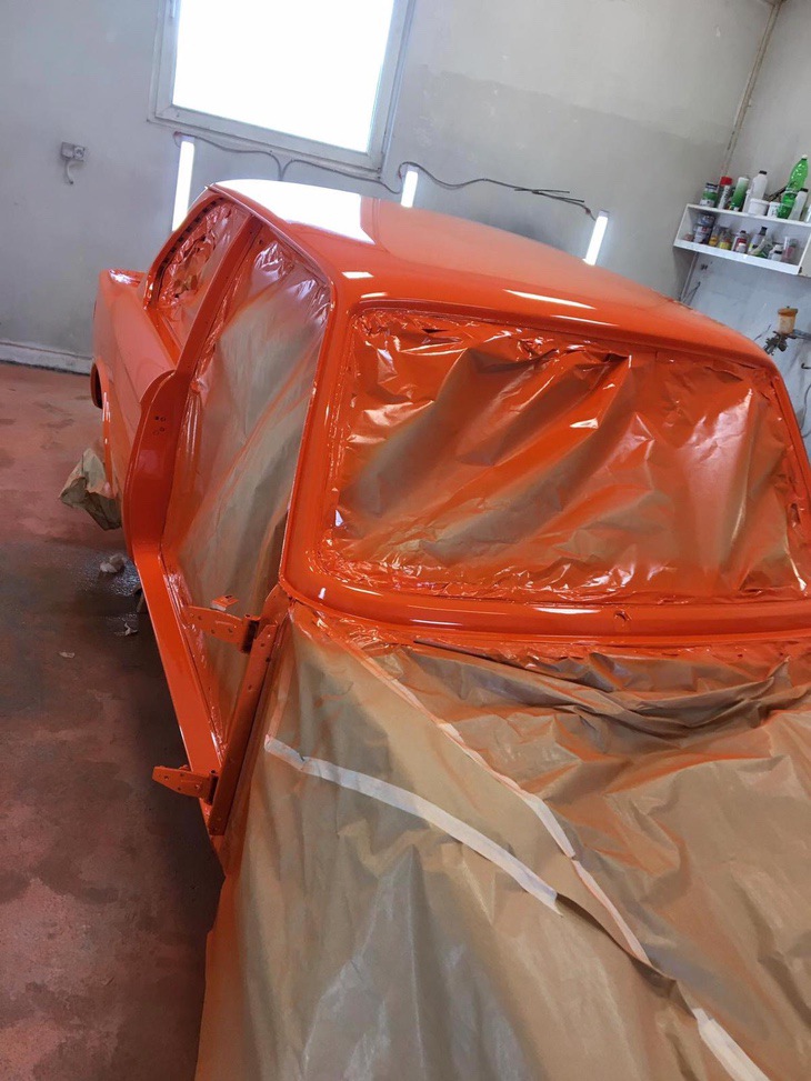 BMW 2002 in der Karosseriewerkstatt