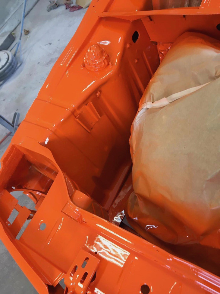 BMW 2002 in der Karosseriewerkstatt