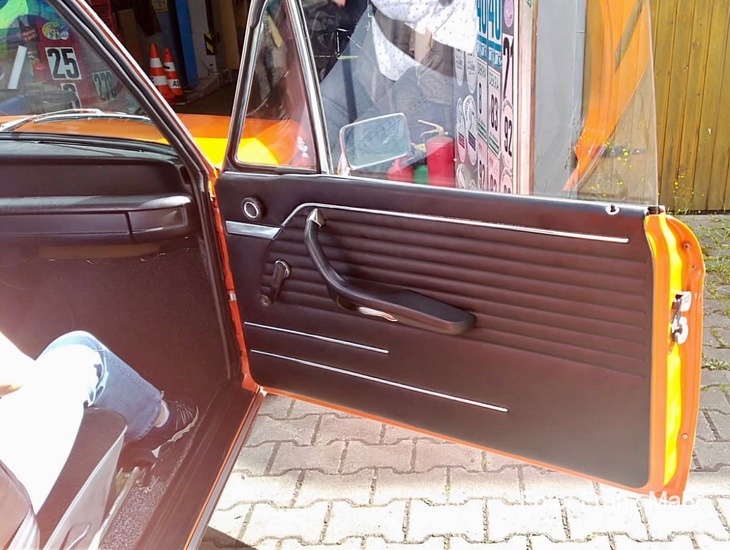BMW 2002 Tuerverkleidung