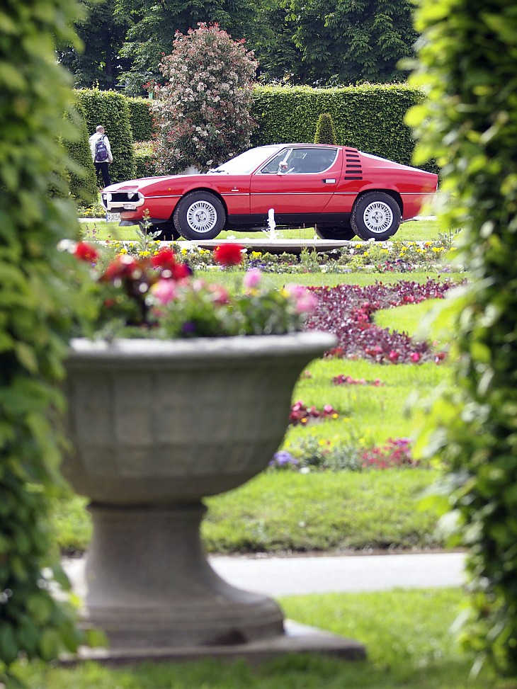 Alfa Romeo Montreal im Schlossgarten